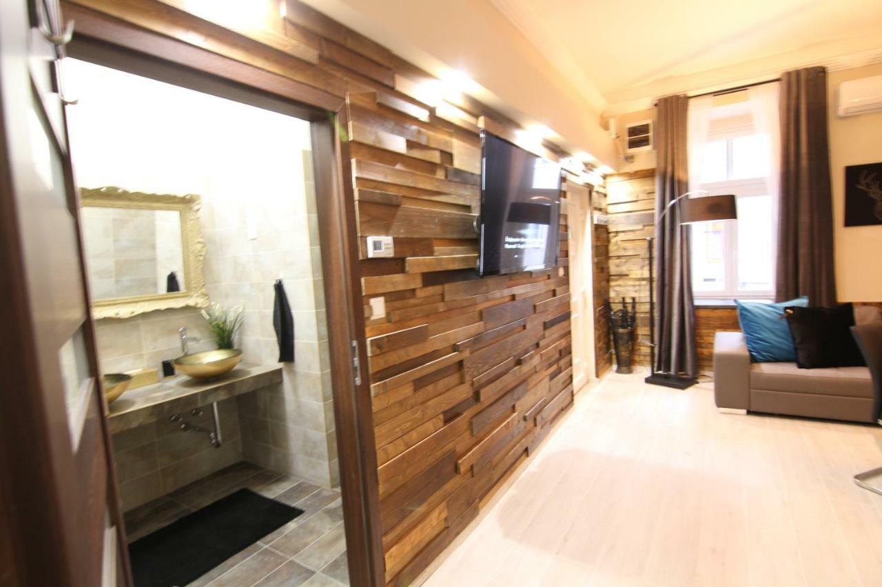 Center Of The Center, The Grand Deluxe Apartment Budapest Luaran gambar