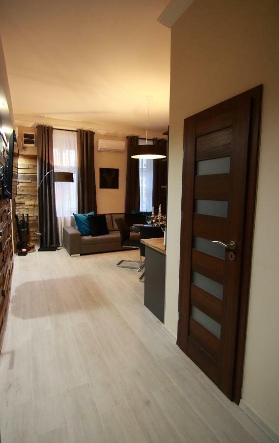 Center Of The Center, The Grand Deluxe Apartment Budapest Luaran gambar