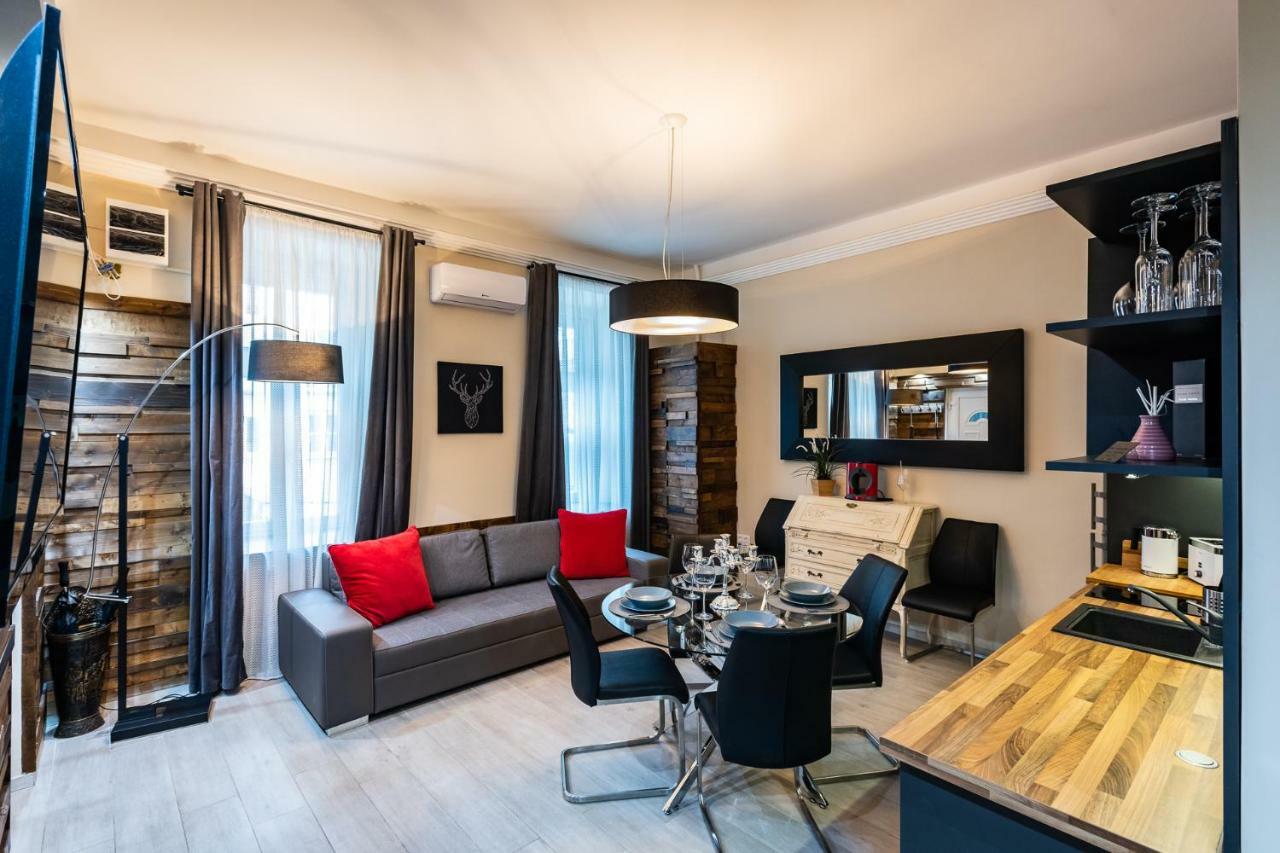 Center Of The Center, The Grand Deluxe Apartment Budapest Luaran gambar