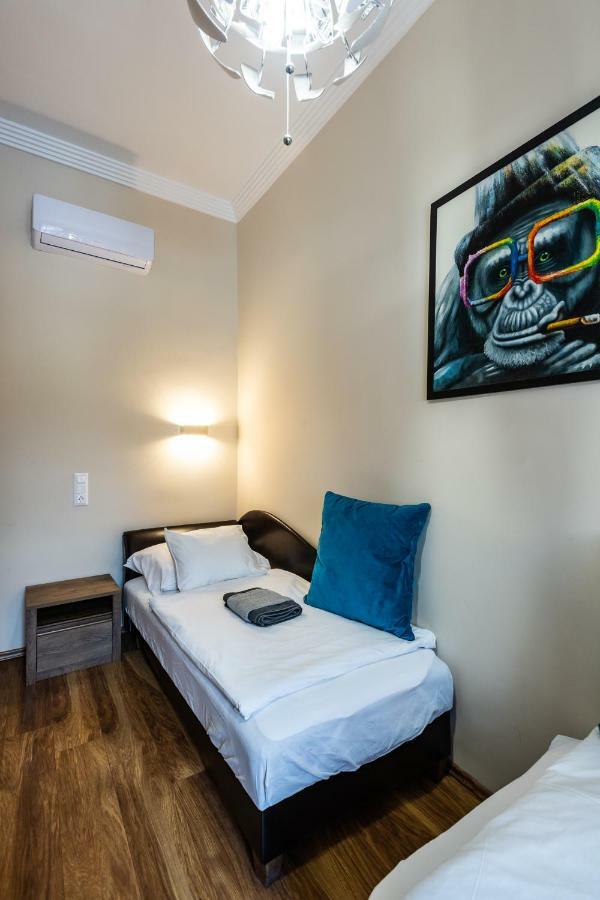 Center Of The Center, The Grand Deluxe Apartment Budapest Luaran gambar