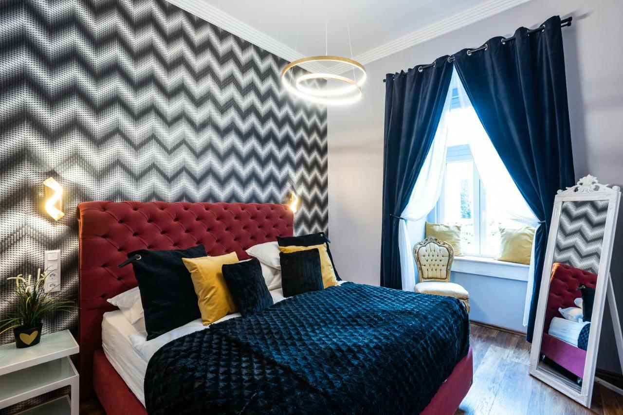 Center Of The Center, The Grand Deluxe Apartment Budapest Luaran gambar