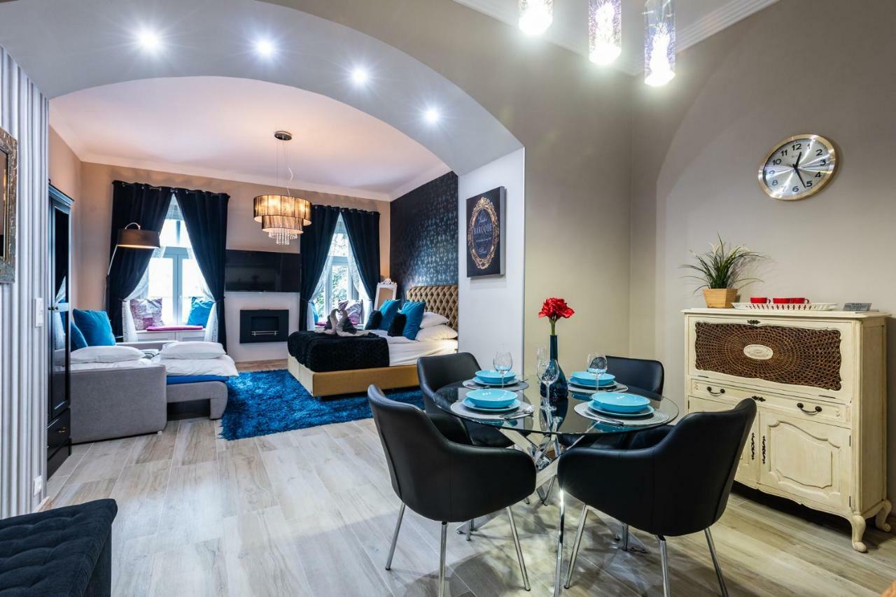 Center Of The Center, The Grand Deluxe Apartment Budapest Luaran gambar